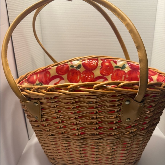 Vintage Cane Woven Basket with thick sturdy vinyl lining vividly colored apples - Picture 3 of 11